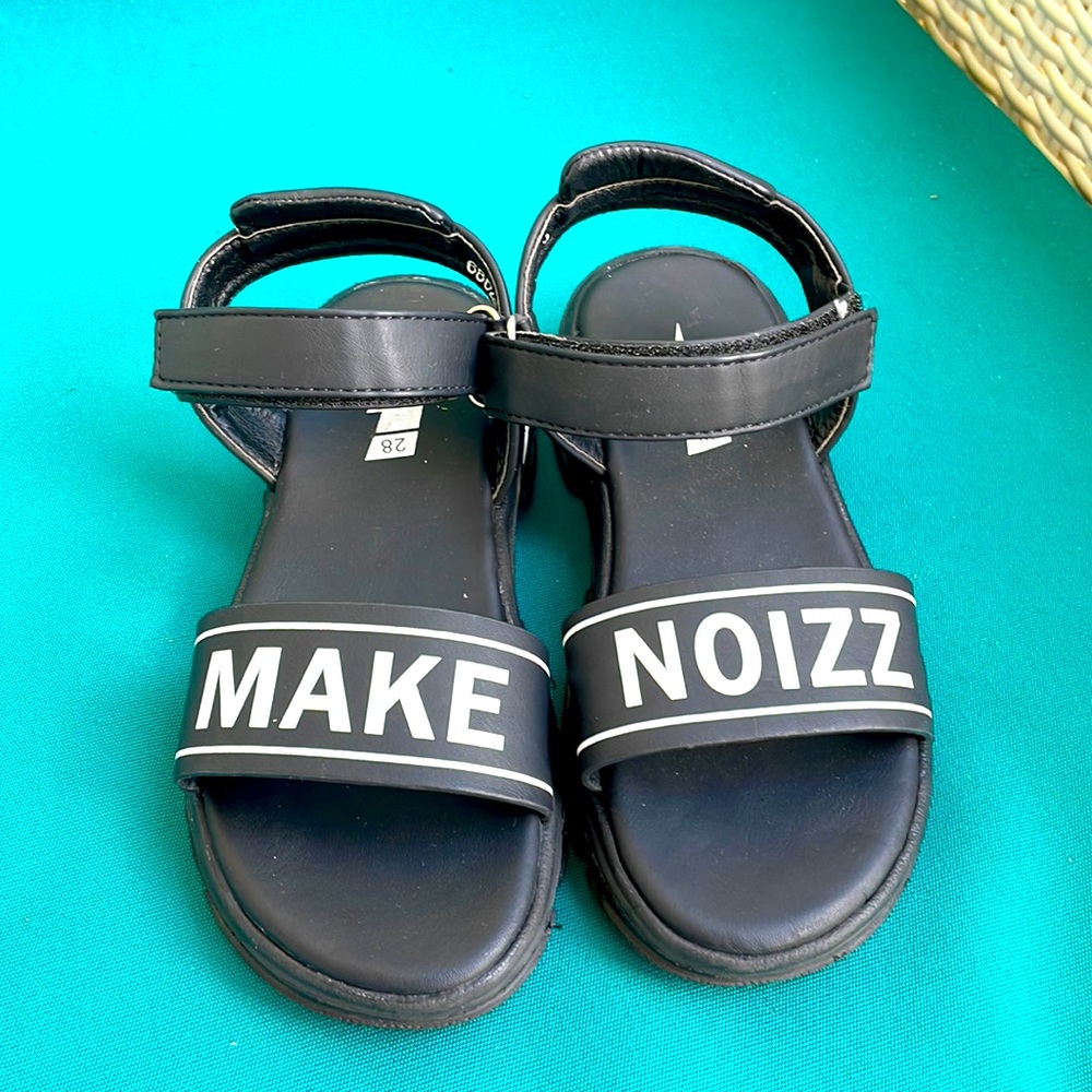 Make noizz shoes